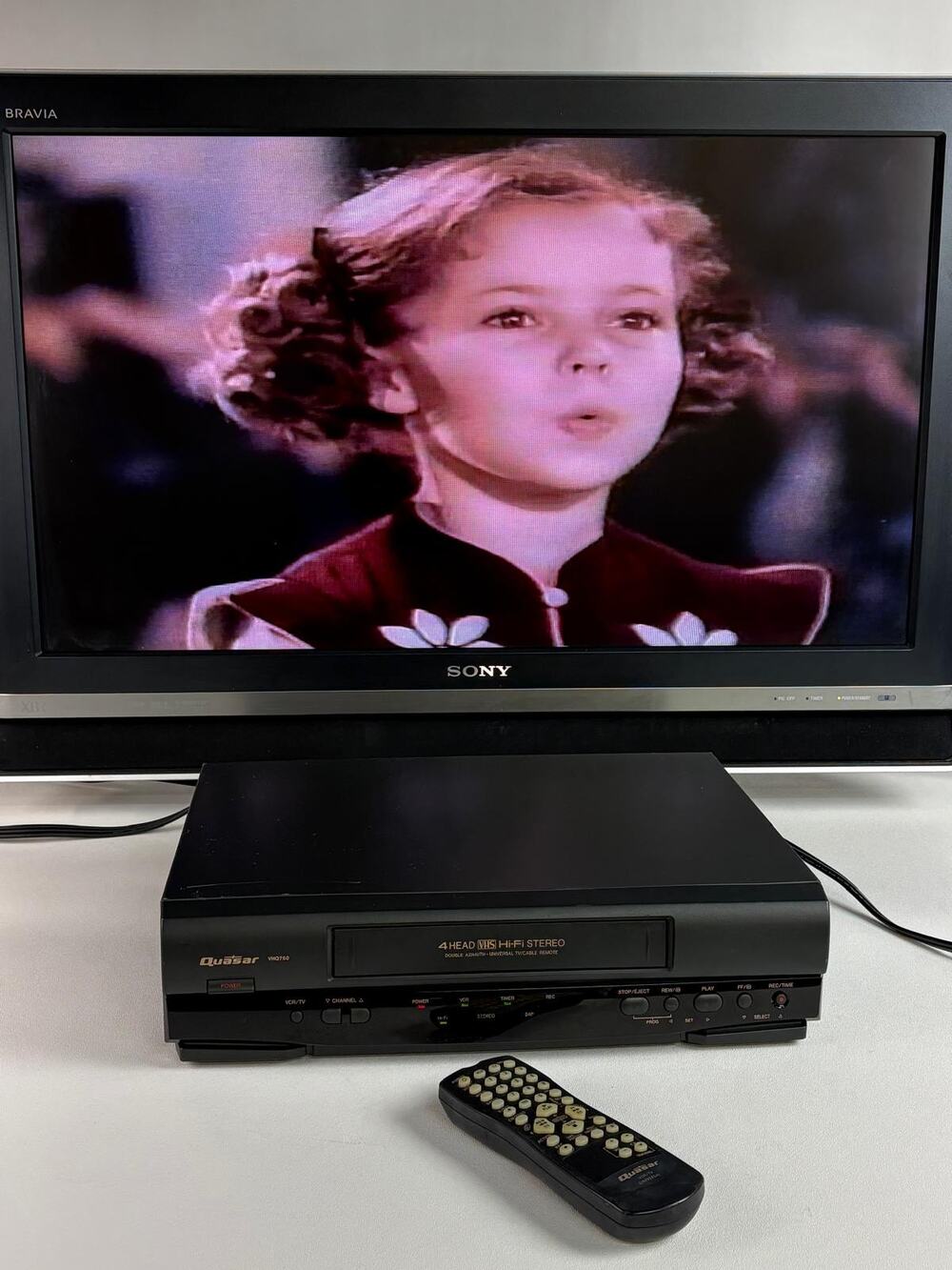 Quasar VHQ750 4-Head Video Cassette Recorder VCR Vhs Player w/ Remote - Tested